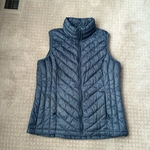 Women’s size M light weight vest